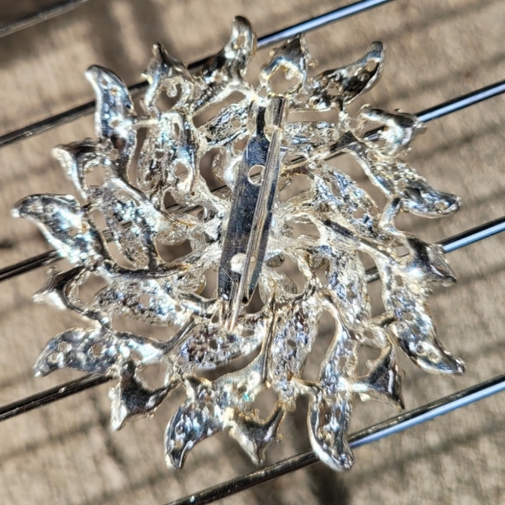 Gorgeous Rhinestone Brooch 2" - Picture 3 of 5